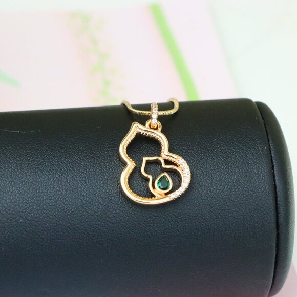"Rose Gold Mother & Child Outline Pendant with Green Stone, XPPT1311 - Picture 4 of 12